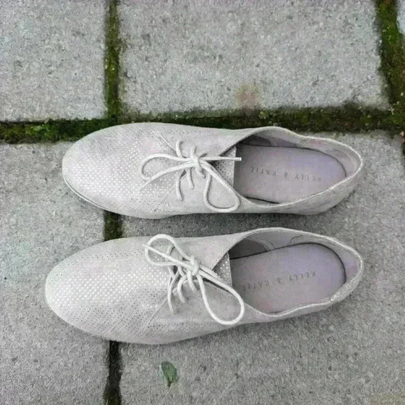 Kelly and Katie tan and silver glitter loafers size 8 - Picture 5 of 6